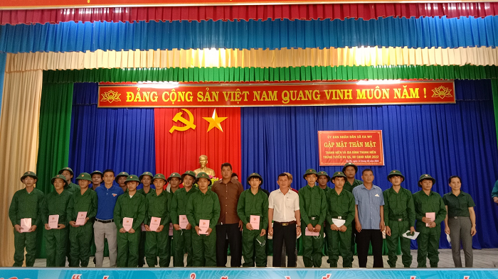 cac dia phuong gap mat thanh nien len duong nhap ngu 1